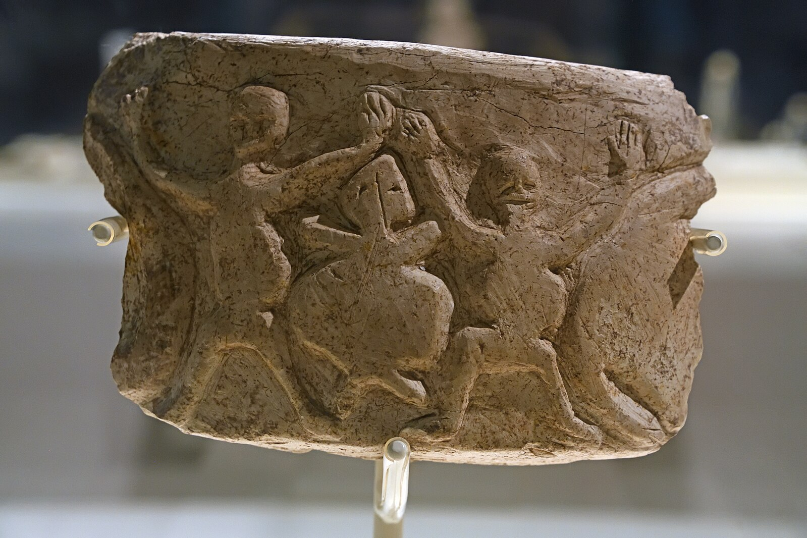 Urfa museum Fragment of stone vessel Nevalı Çori - Neolithic age 4795.png